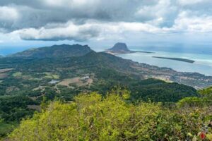 Destination Pakistan black river peak hiking - vibrations tours